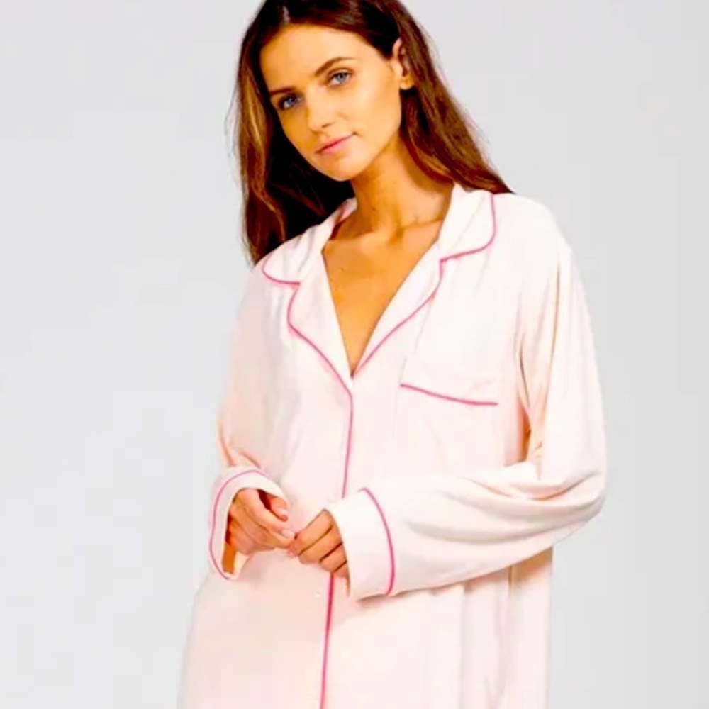 Hatch size 2 maternity button up top in light pink & pink lining casual comfy